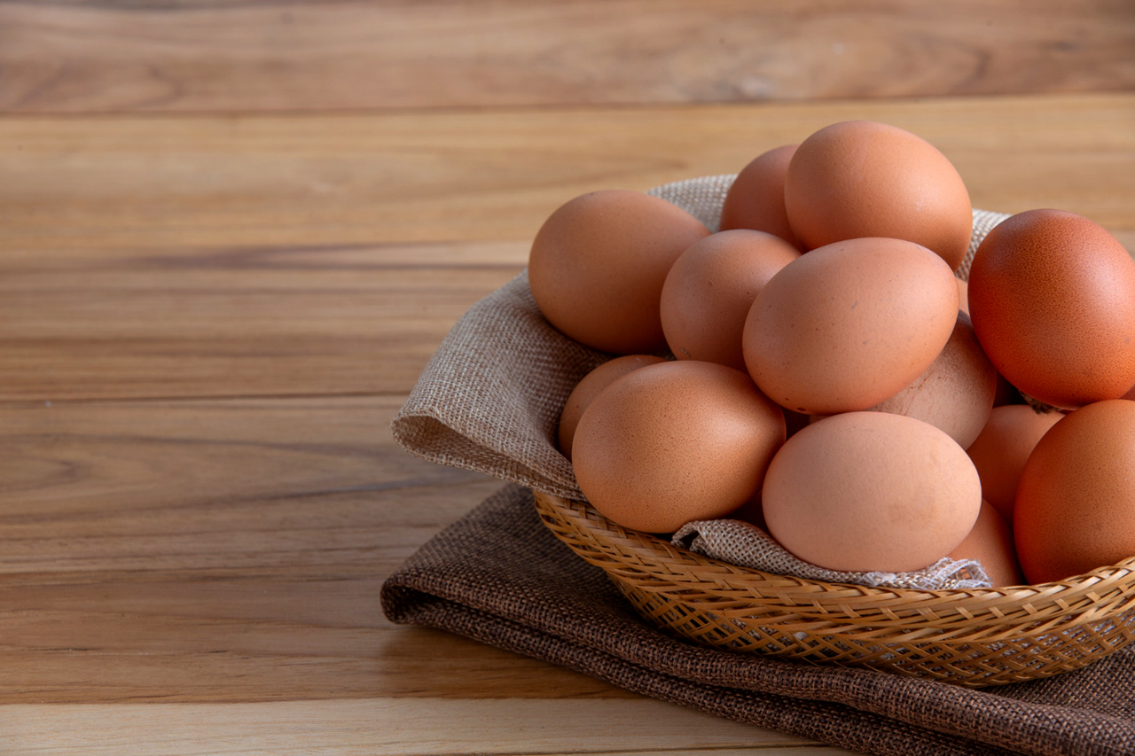 alimentos que melhoram os níveis de testosterona: ovos.