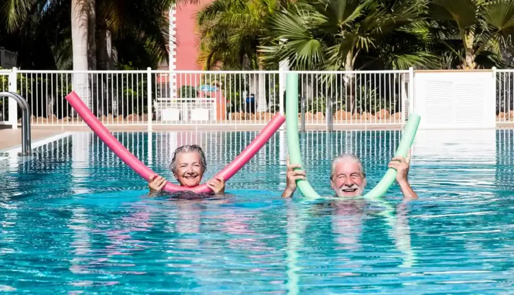 Benefícios da natação para idosos.