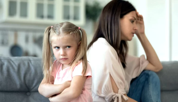 Mãe com filha.